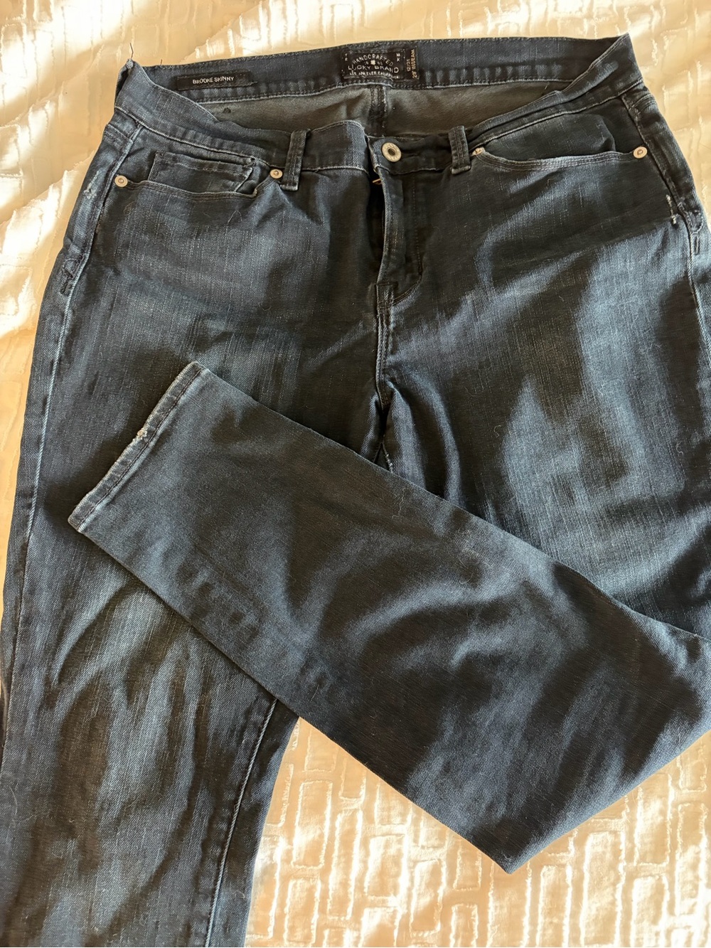 Lucky Brand Women’s Straight Leg Jeans in Dark Blue Wash